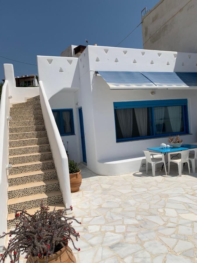 Blue Sea Villa & Apartments Makrýgialos Exteriör bild